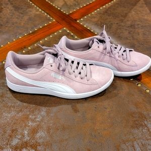 Puma Ladies Vikky v2 Size 7.5
